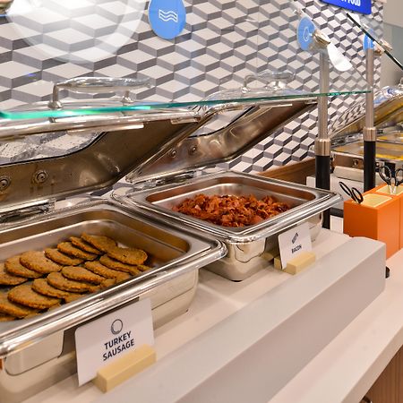 布赖顿智选假日套房酒店 外观 照片