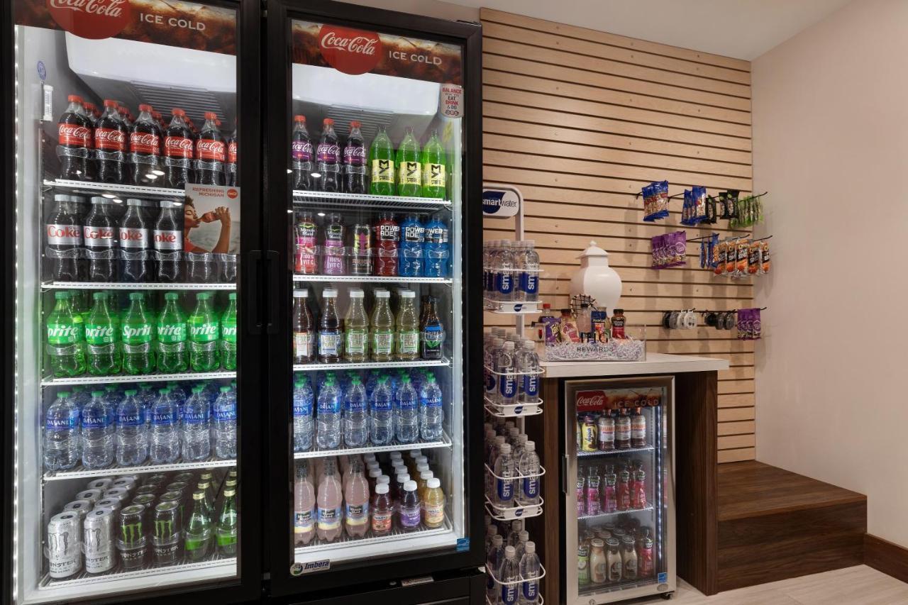 布赖顿智选假日套房酒店 外观 照片