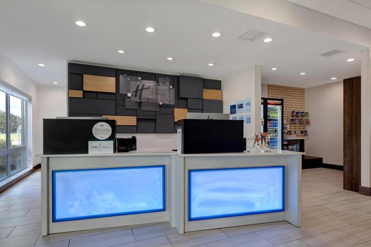 布赖顿智选假日套房酒店 外观 照片